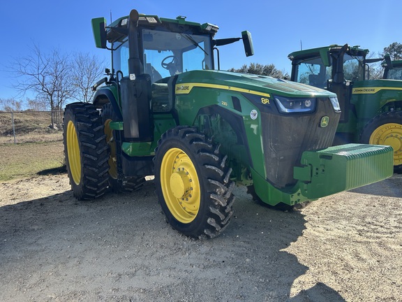 2023 John Deere 8R 230 Photo 2
