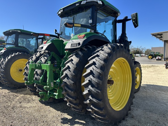 2023 John Deere 8R 230 Photo 3