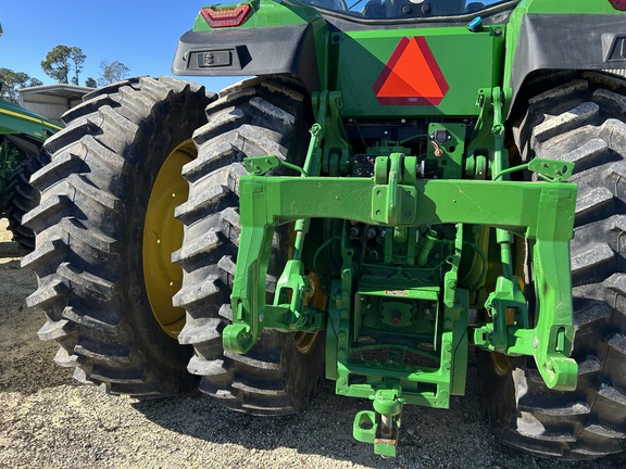 2023 John Deere 8R 230 Photo 4