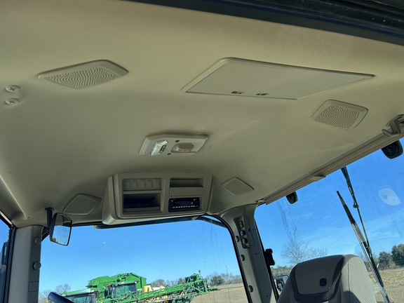 2023 John Deere 8R 230 Photo 7