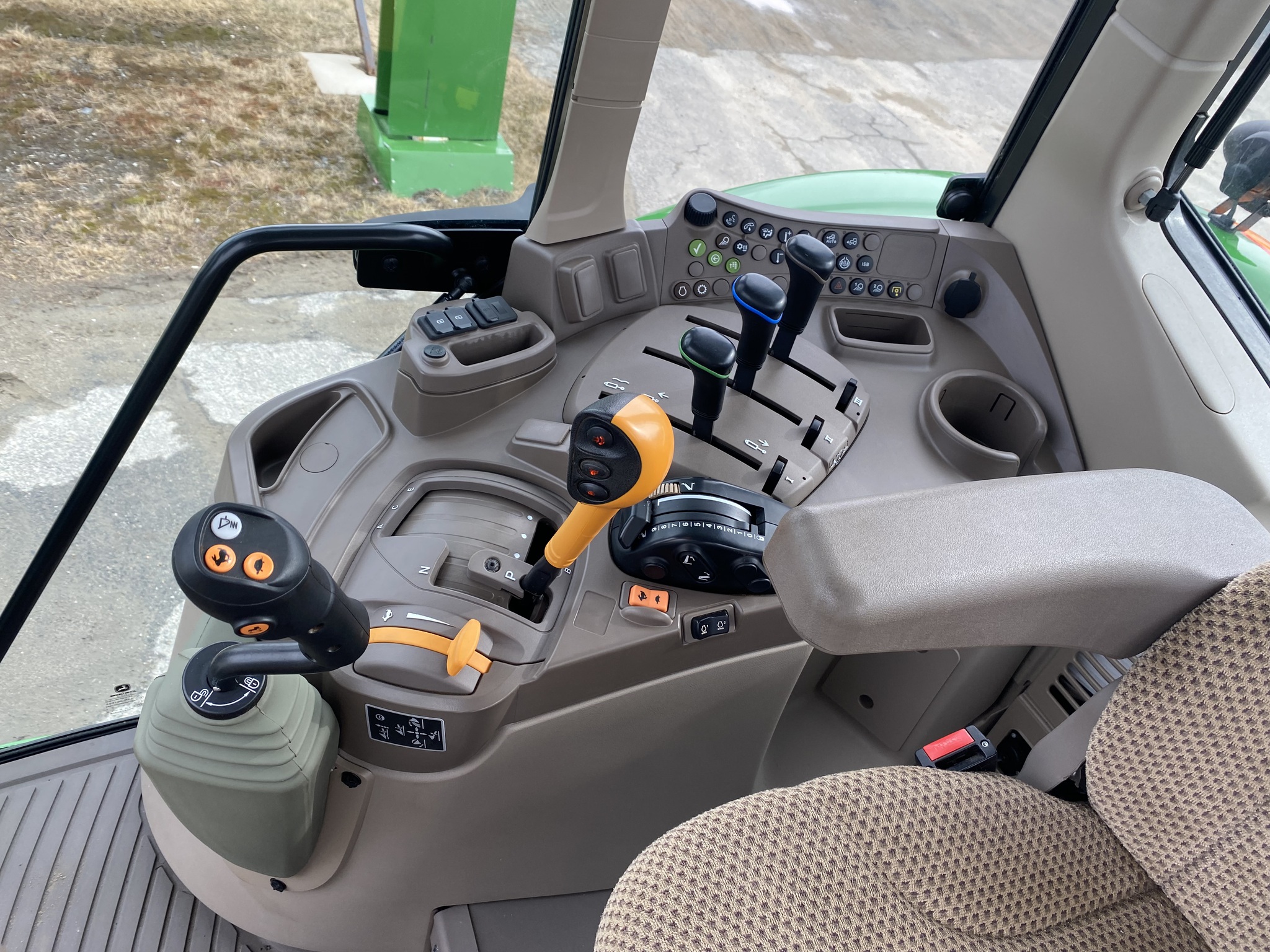 2024 John Deere 6110M Image 8