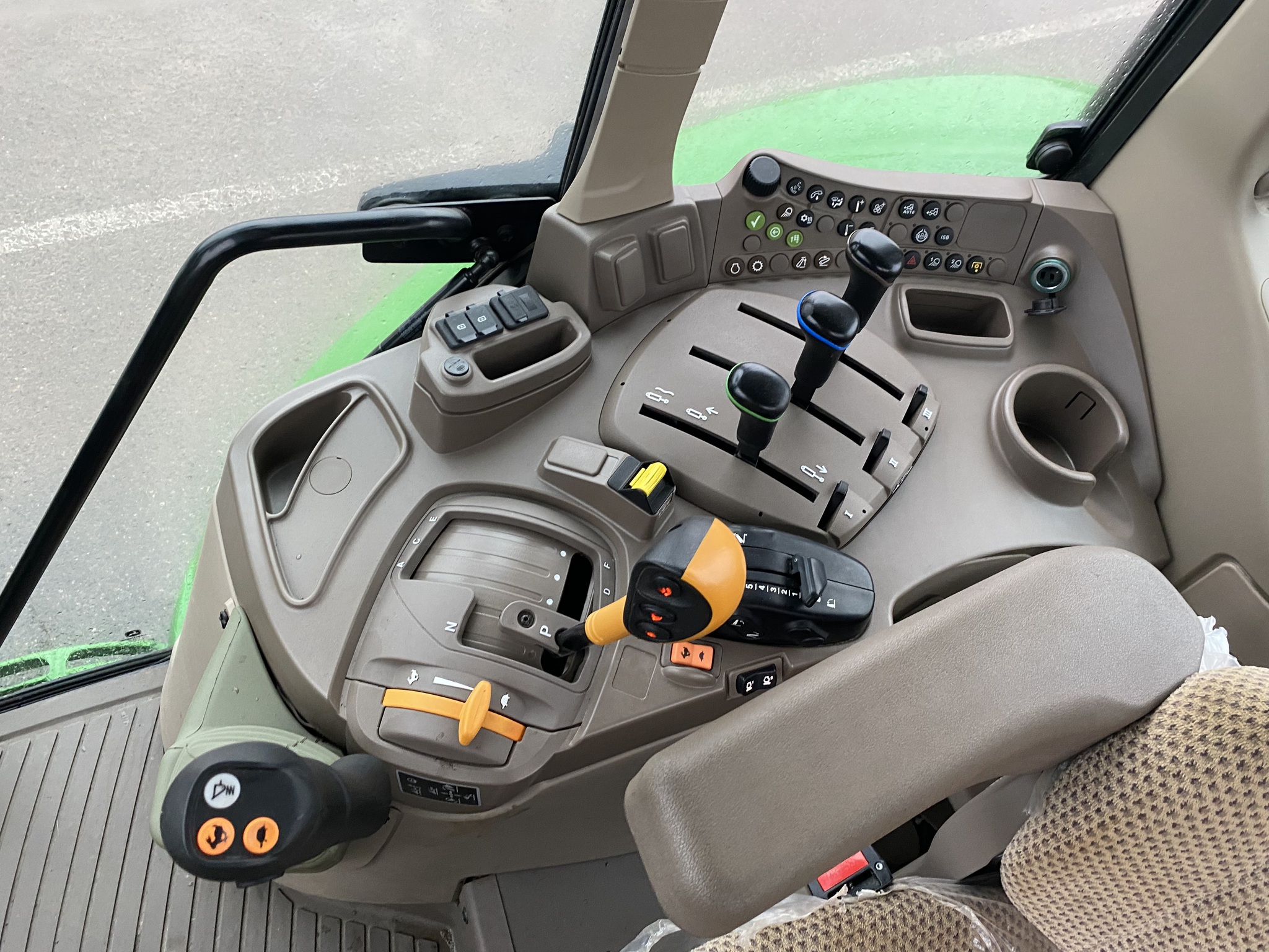 2024 John Deere 6110M Image 8