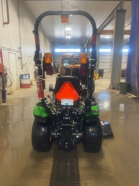 2016 John Deere 1025R Image 4