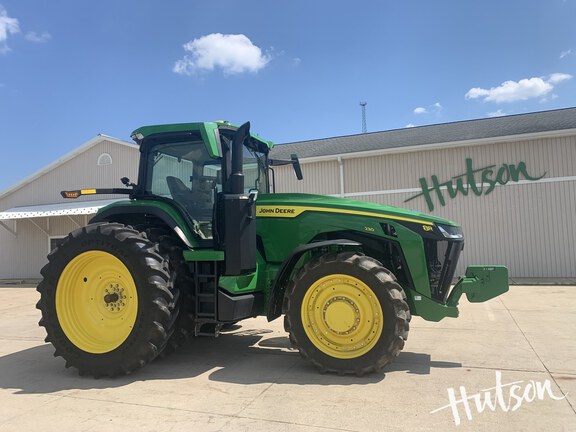 Photo of 2024 John Deere 8R 230
