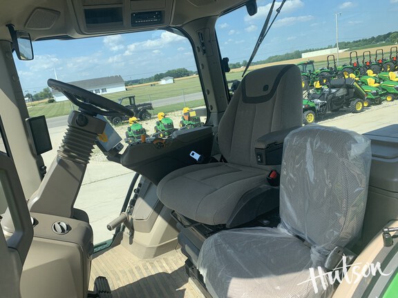 Photo of 2024 John Deere 8R 230