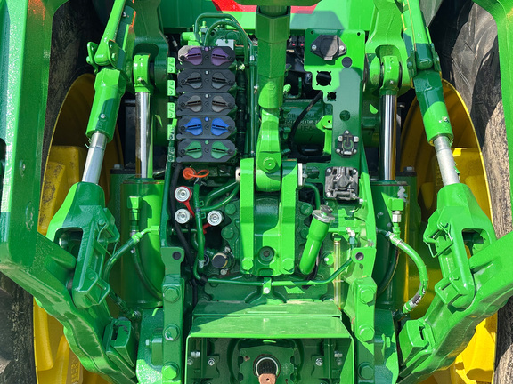 2024 John-Deere 8R 370
