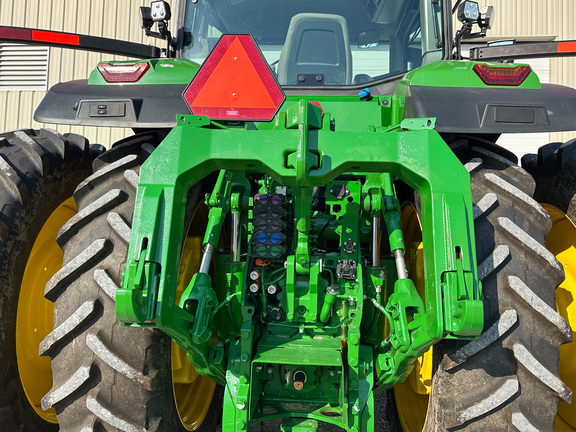2024 John-Deere 8R 370