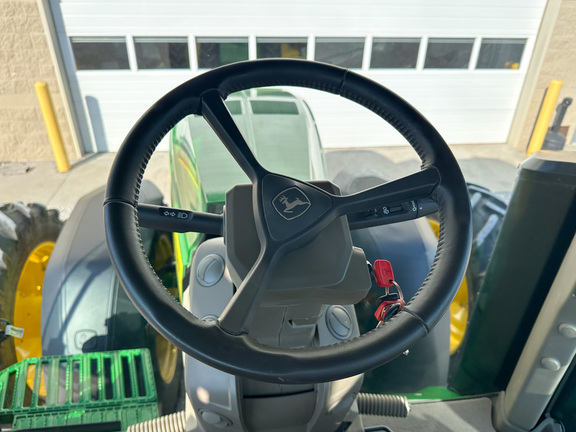 2024 John-Deere 8R 370