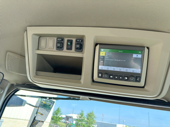 2024 John-Deere 8R 370