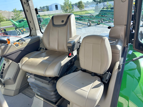 2024 John-Deere 8R 370