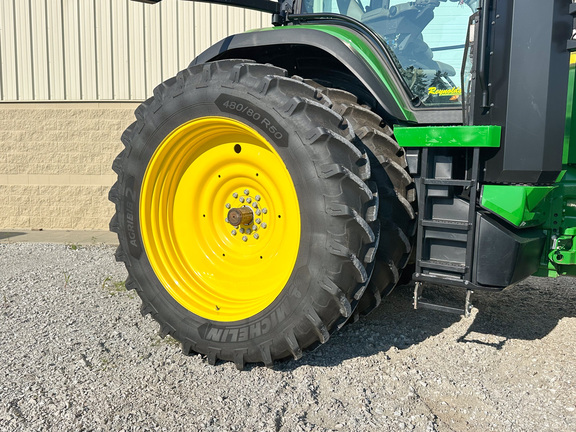 2024 John-Deere 8R 370