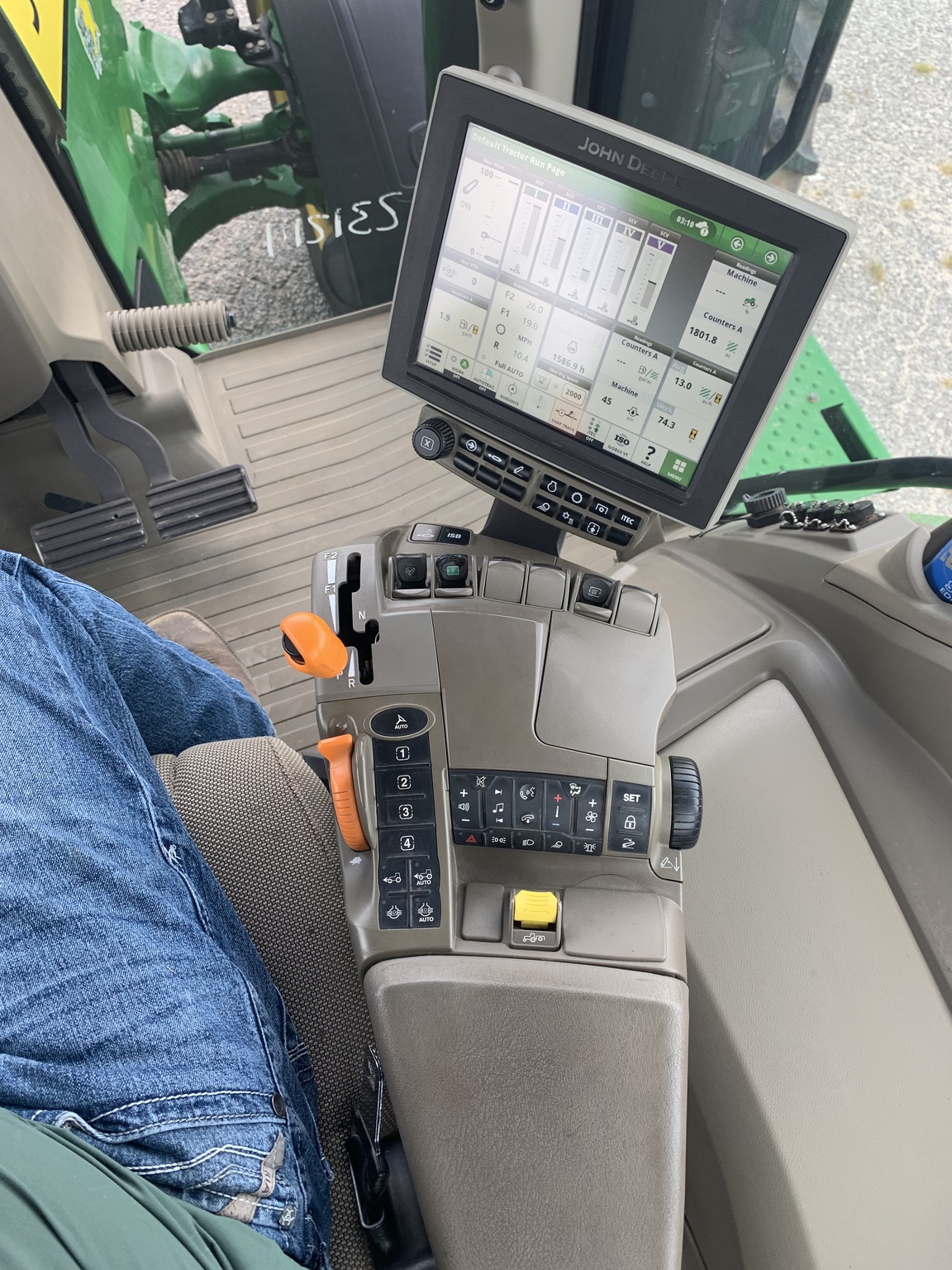 2023 John Deere 8R 340 Image 8