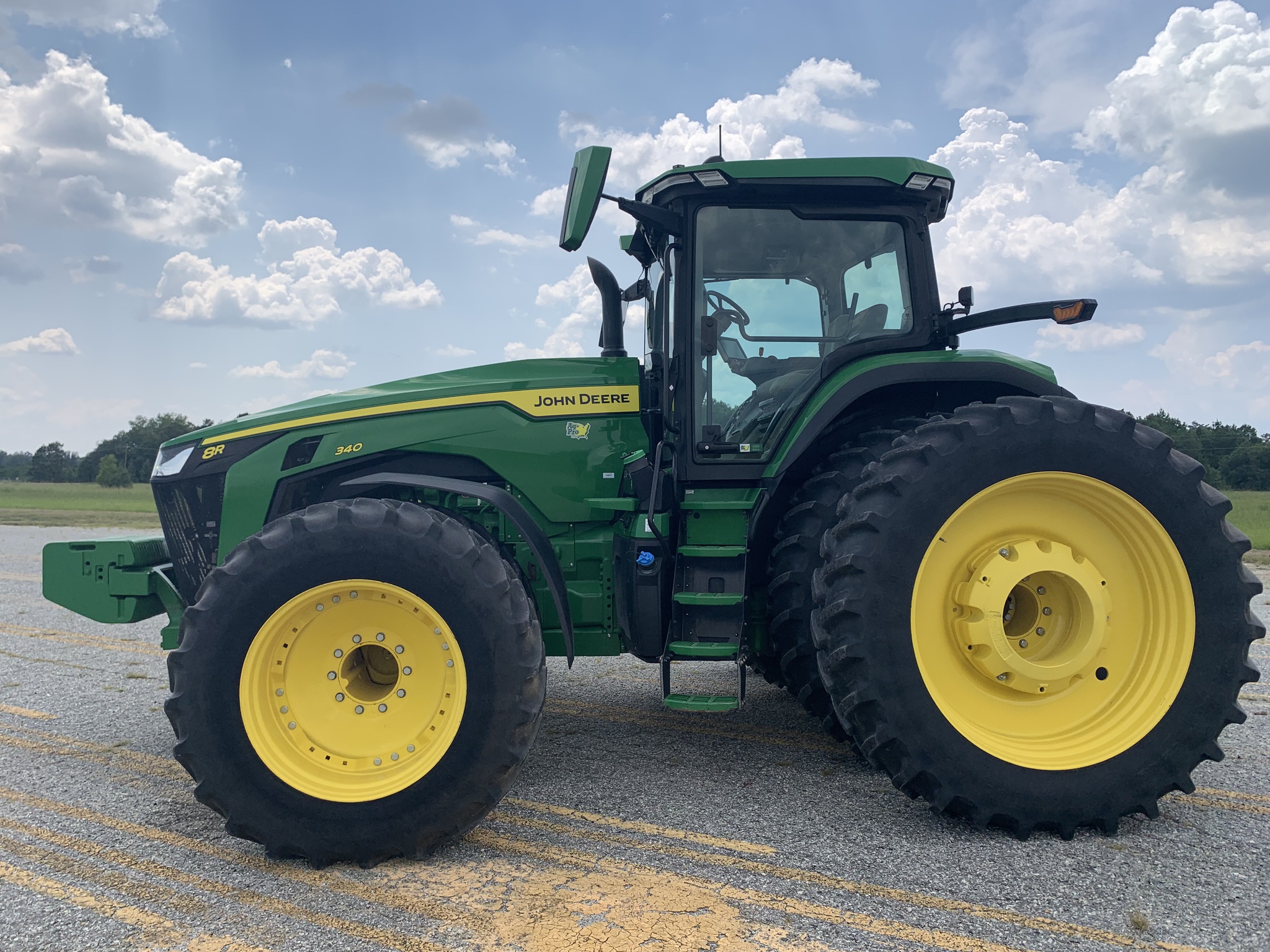 2023 John Deere 8R 340 Image 3