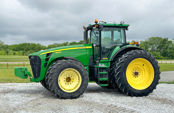 2008 John-Deere 8530