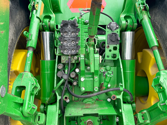 2008 John-Deere 8530