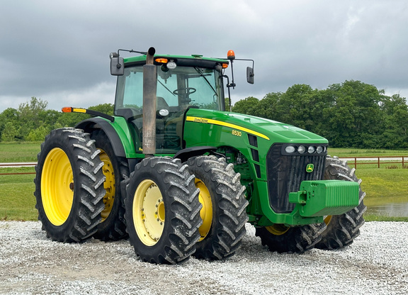 2008 John-Deere 8530