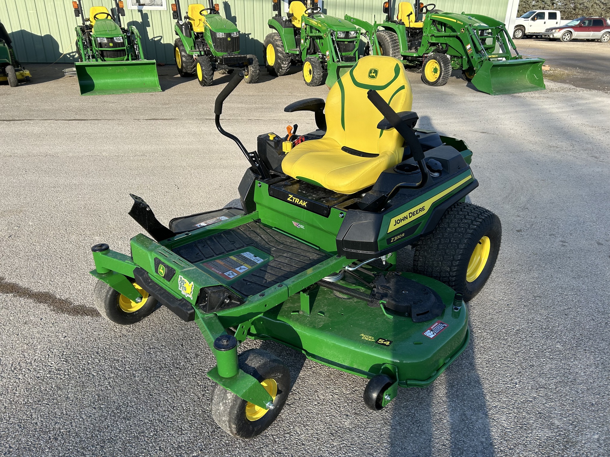 2024 John Deere Z330R Image 1