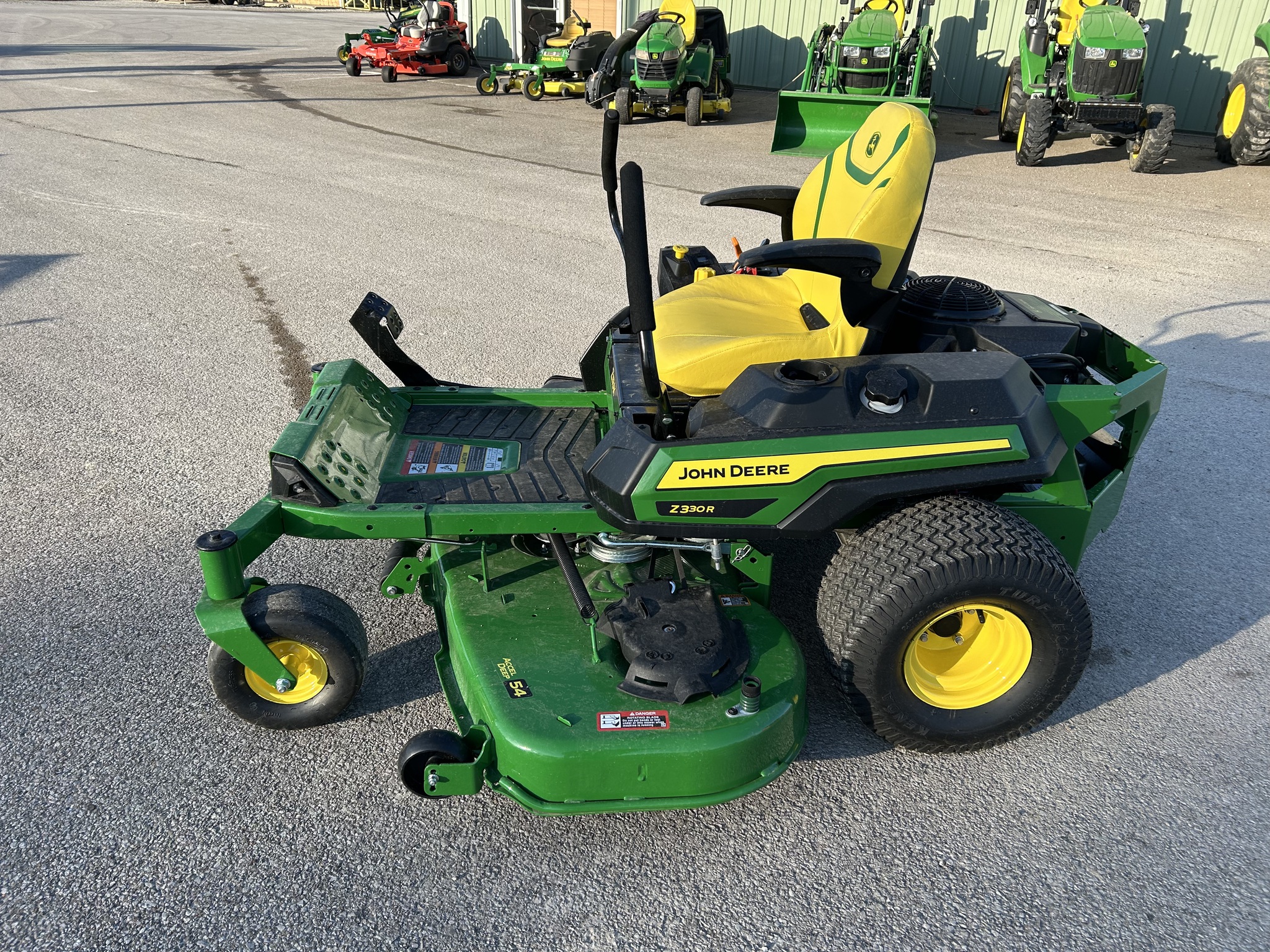 2024 John Deere Z330R Image 2
