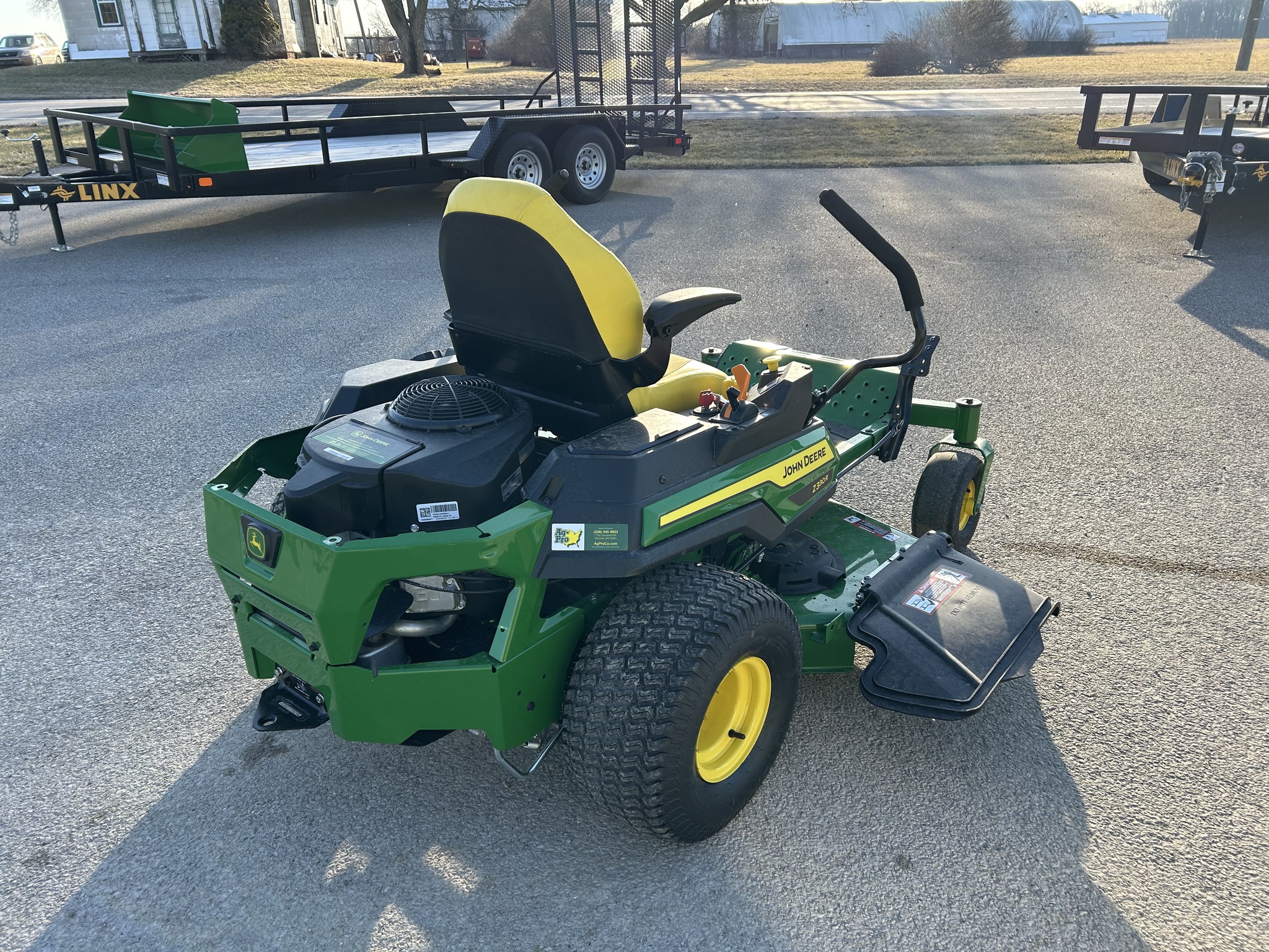 2024 John Deere Z330R Image 5