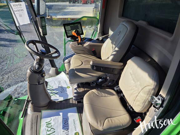 Photo of 2024 John Deere S780