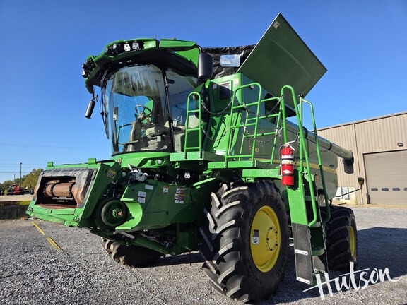Photo of 2024 John Deere S780