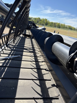 Used 2011 MacDon FD70-40 Combine Platforms at Horizon Ag & Turf in Lloydminster, AB - Photo4