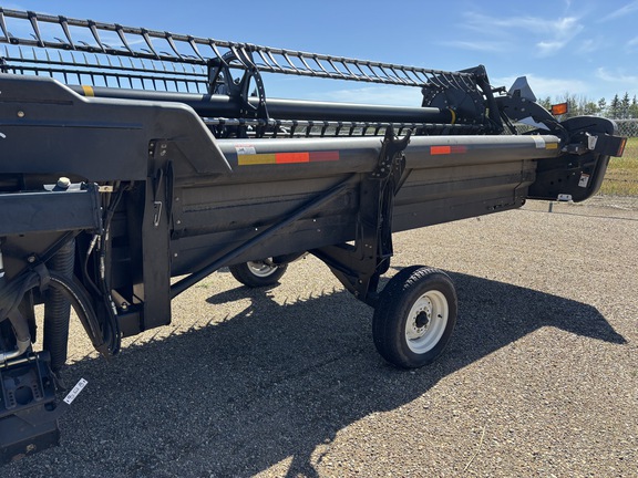 Used 2011 MacDon FD70-40 Combine Platforms at Horizon Ag & Turf in Lloydminster, AB - Photo16