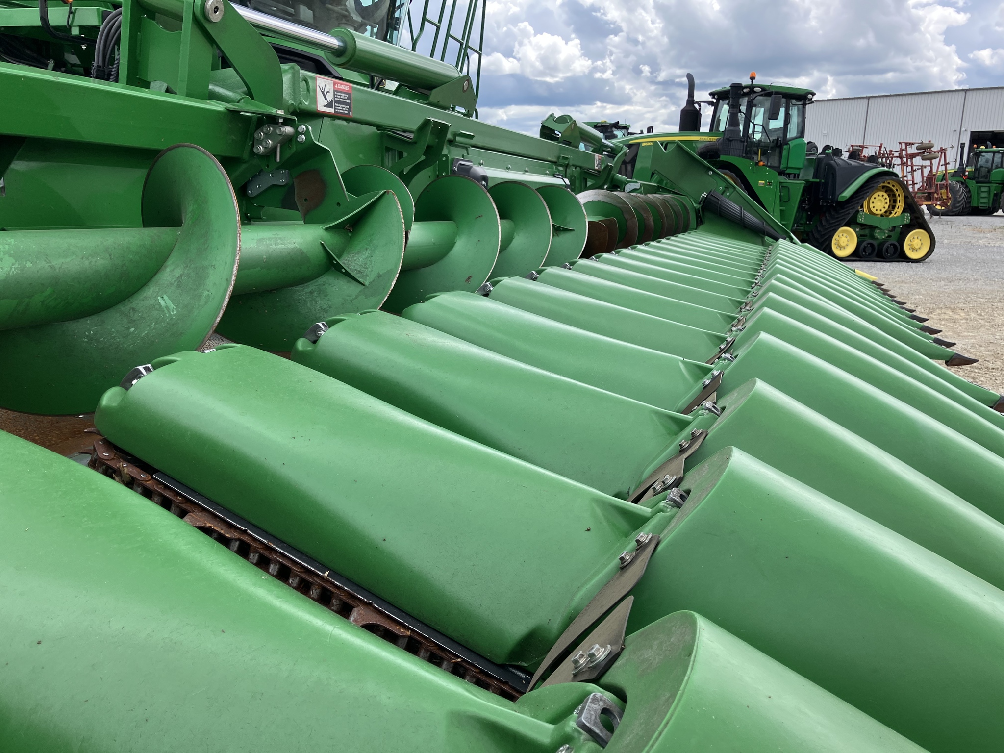 2024 John Deere C18F Image 3