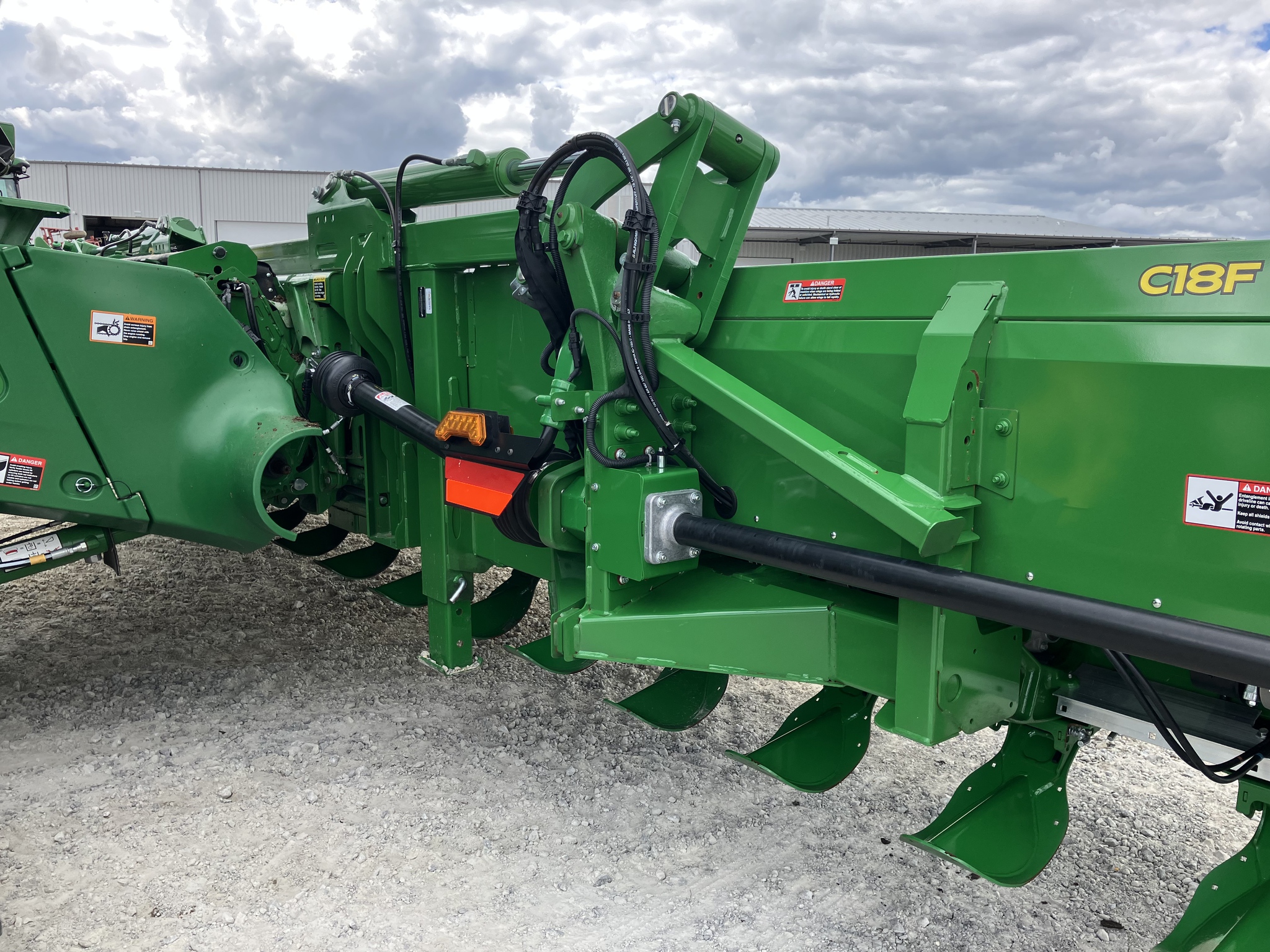 2024 John Deere C18F Image 9