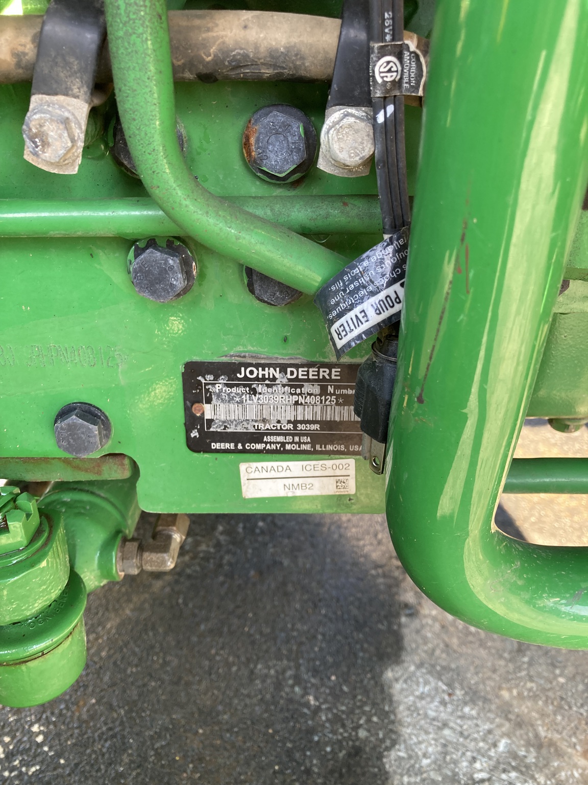 2023 John Deere 3039R Image 12