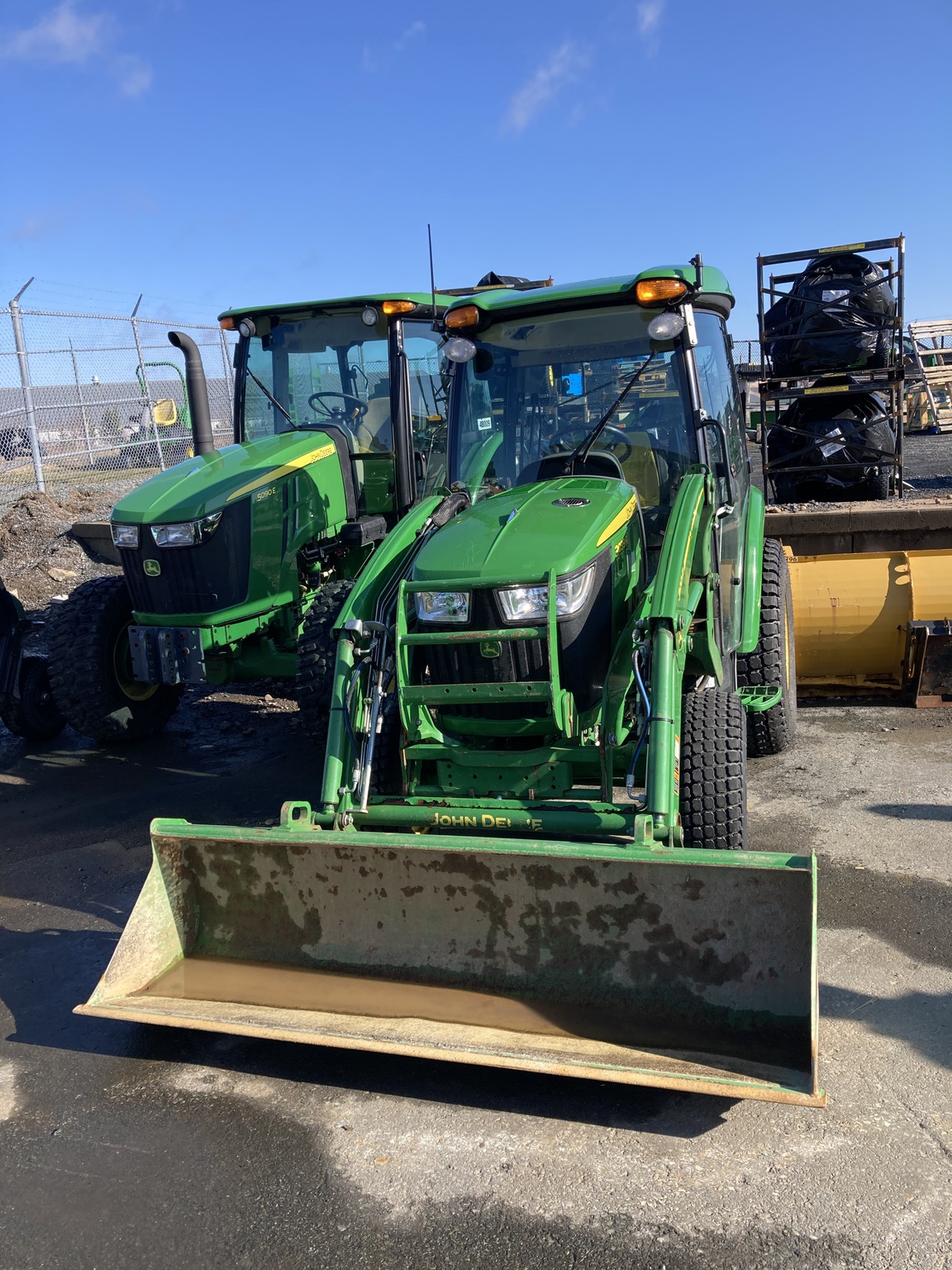 2023 John Deere 3039R Image 11