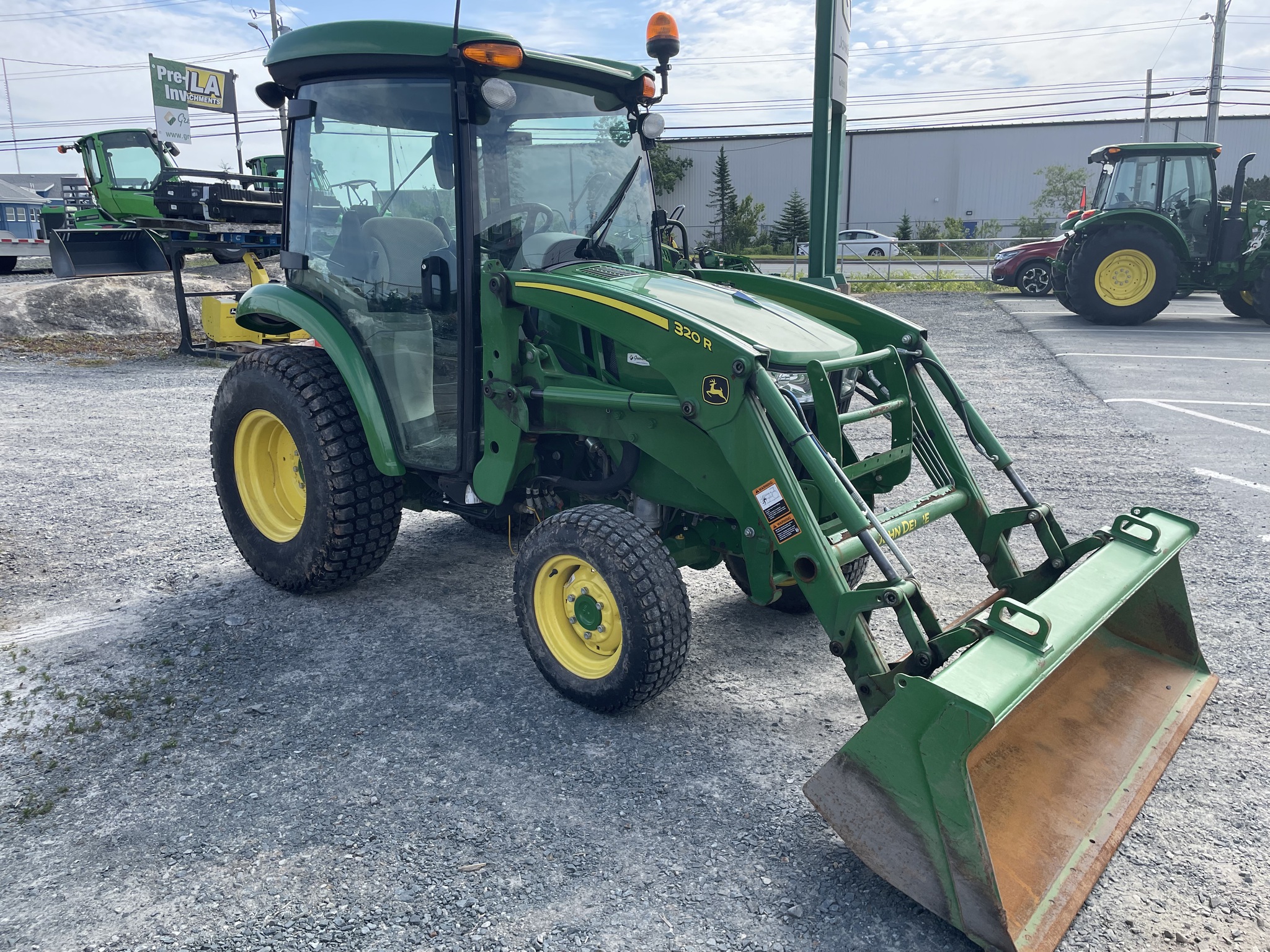 2023 John Deere 3039R Image 5