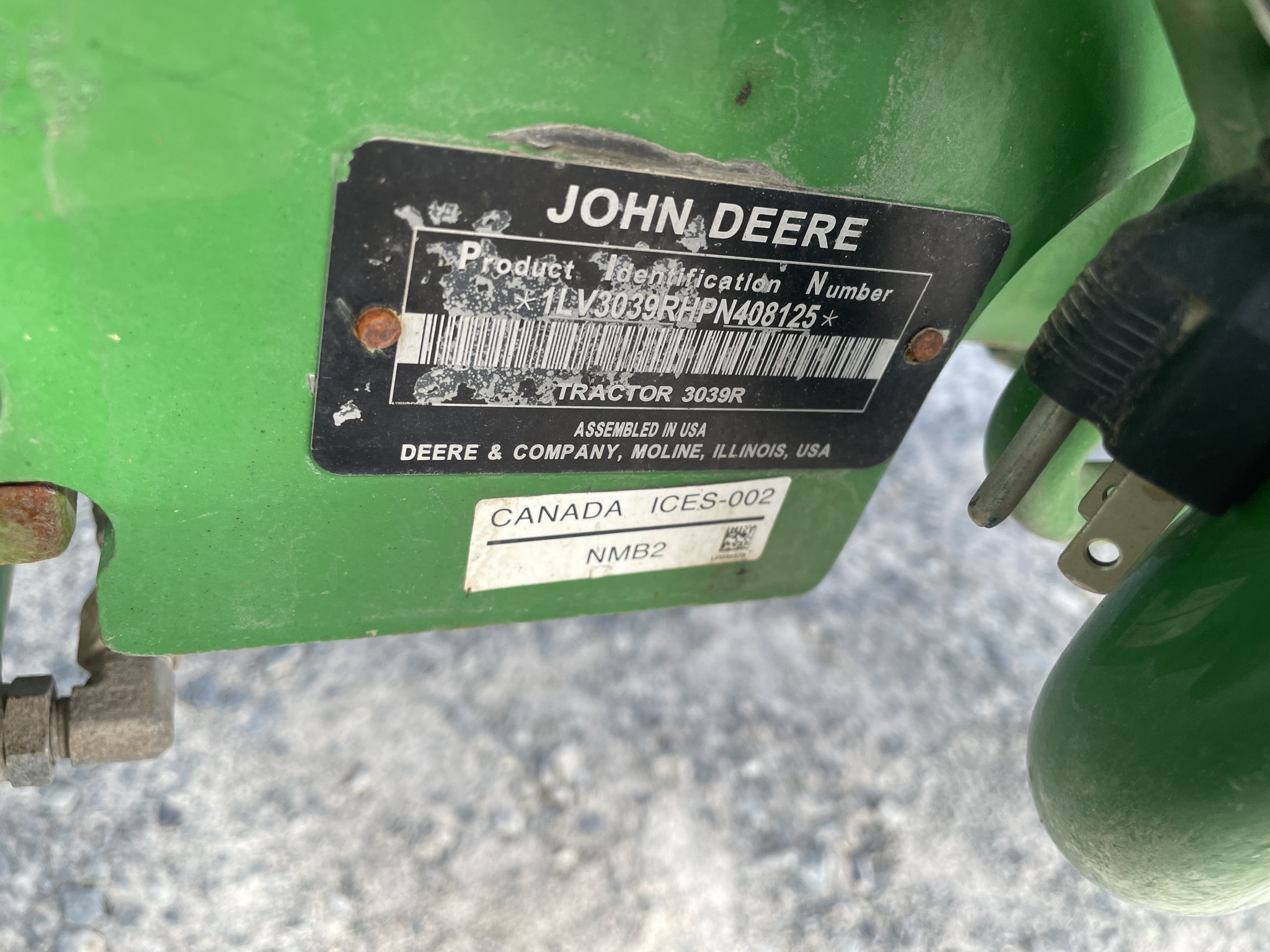 2023 John Deere 3039R Image 10