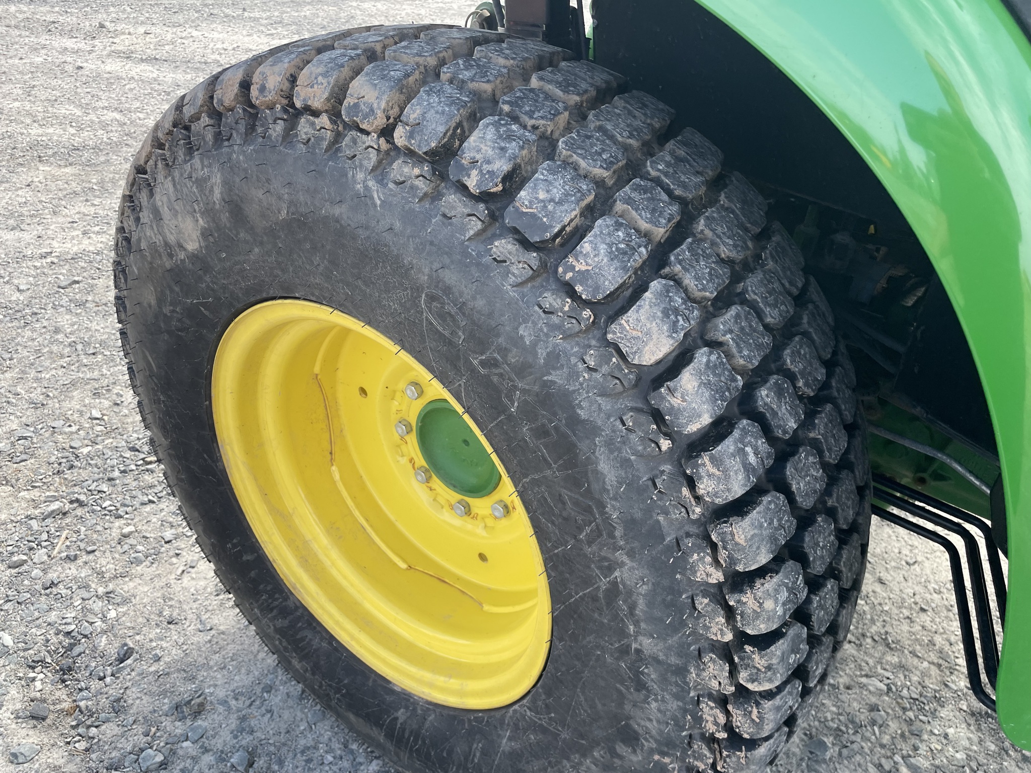 2023 John Deere 3039R Image 9