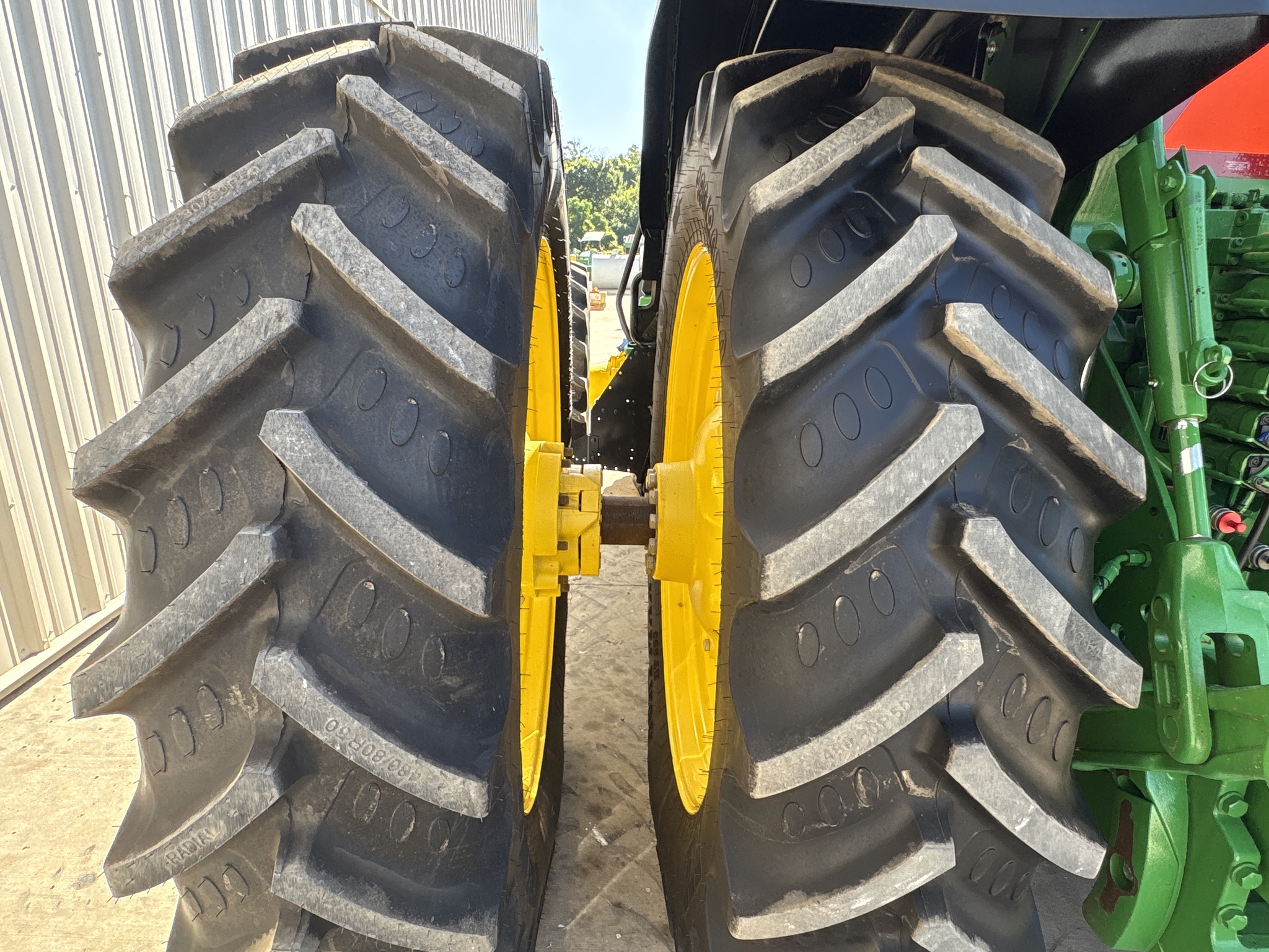 2021 John Deere 8R 370 Image 32