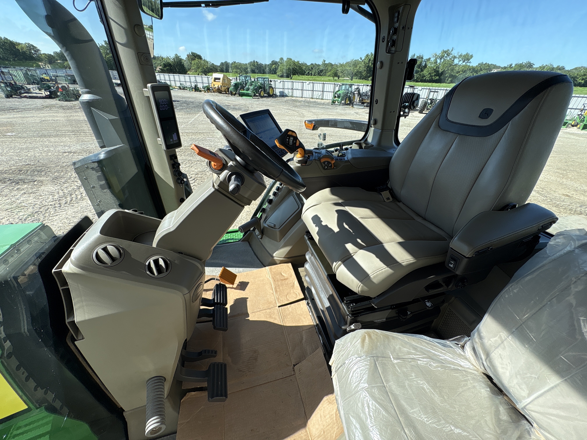 2021 John Deere 8R 370 Image 23