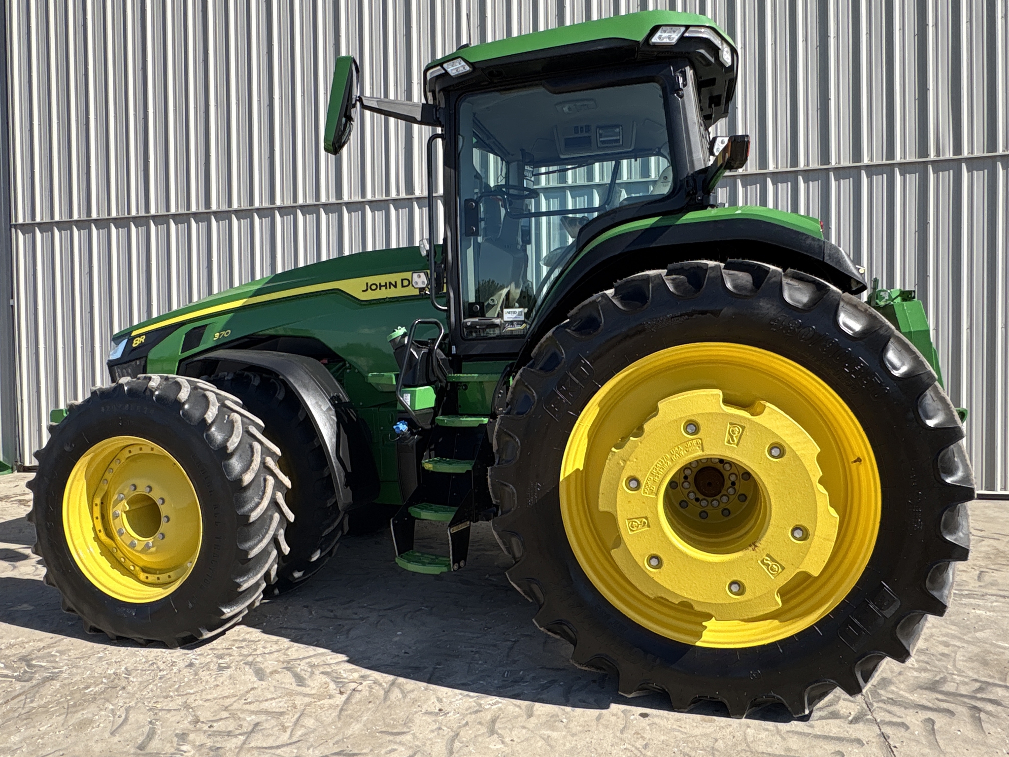 2021 John Deere 8R 370 Image 17