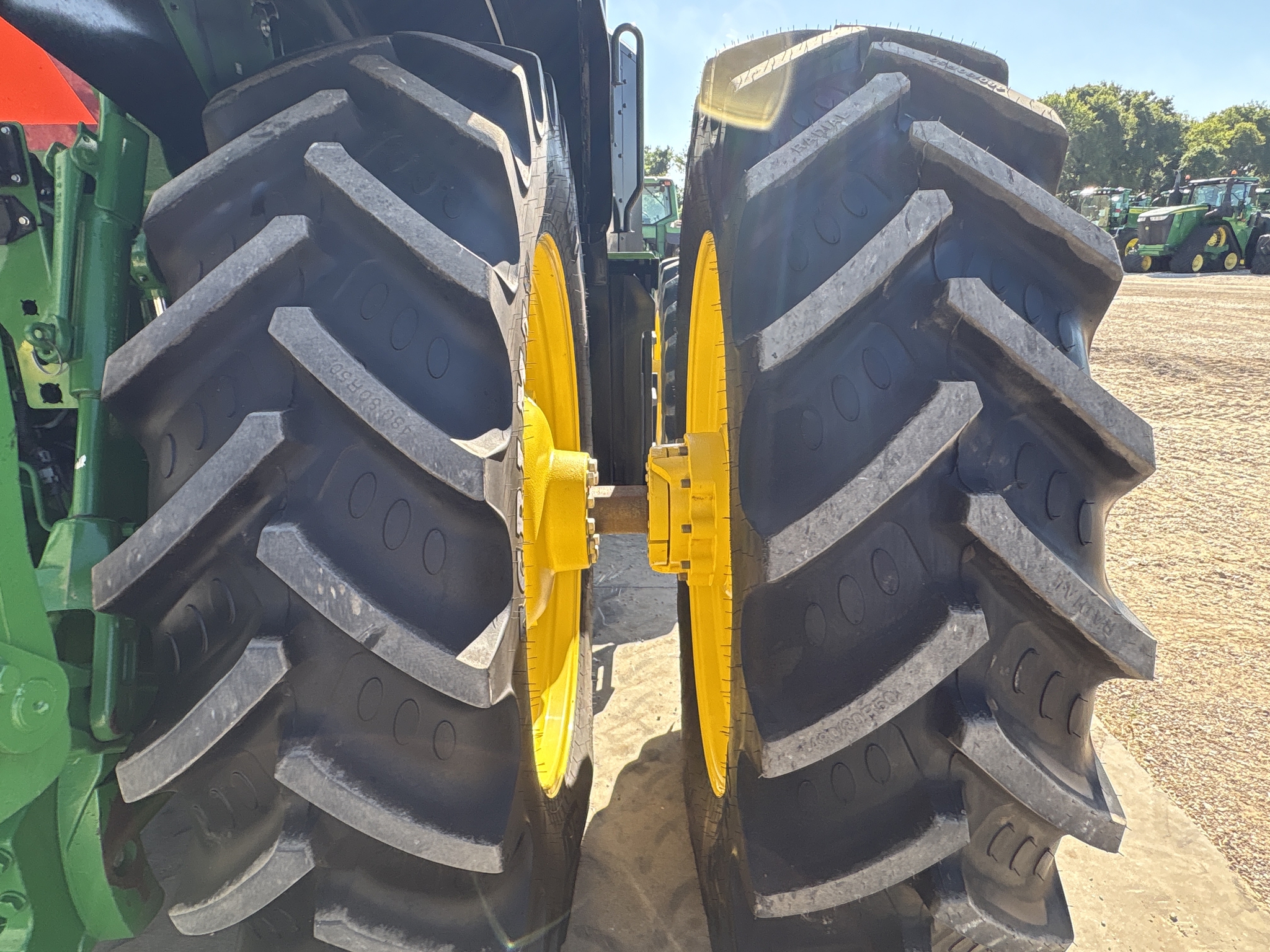 2021 John Deere 8R 370 Image 33