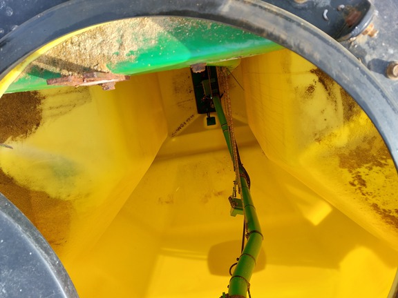 Used 2018 John Deere 1870 Air Drills and Seeders at Horizon Ag & Turf in St. Paul, AB - Photo15