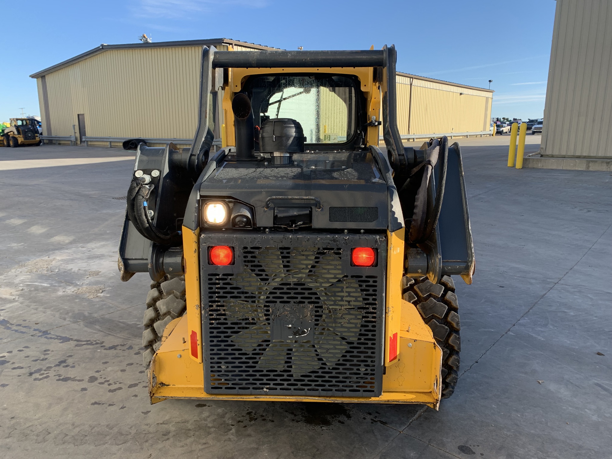 2023 John Deere 320G Image 4