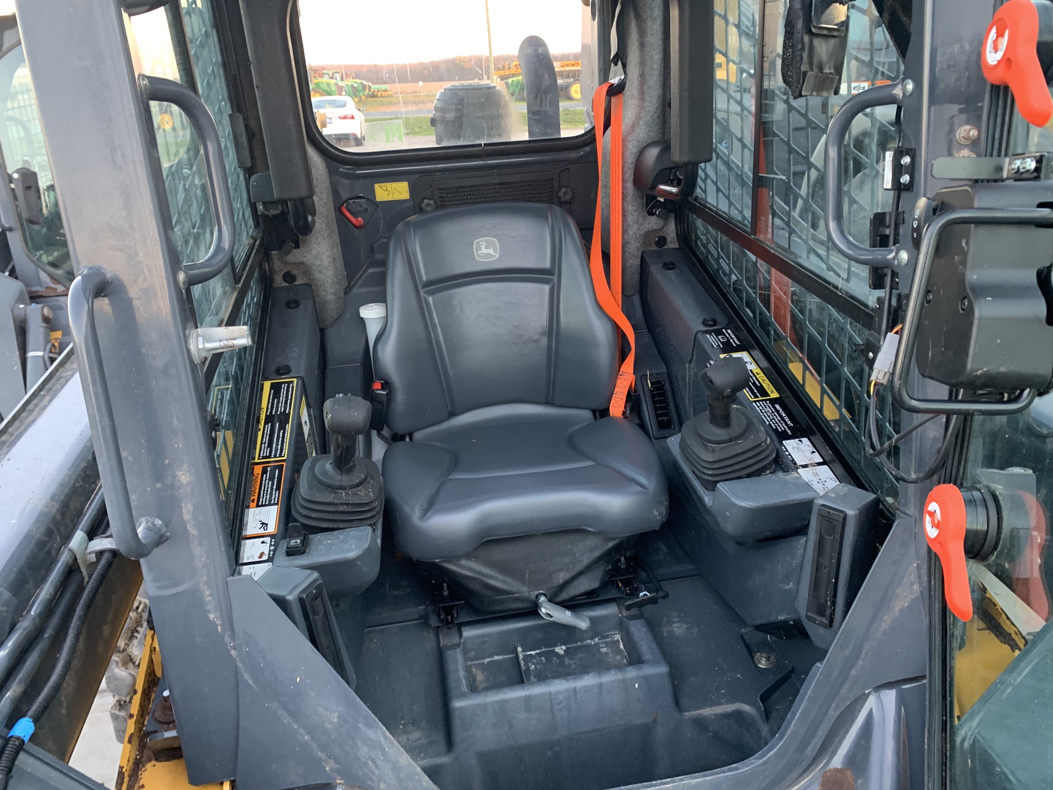 2023 John Deere 320G Image 9