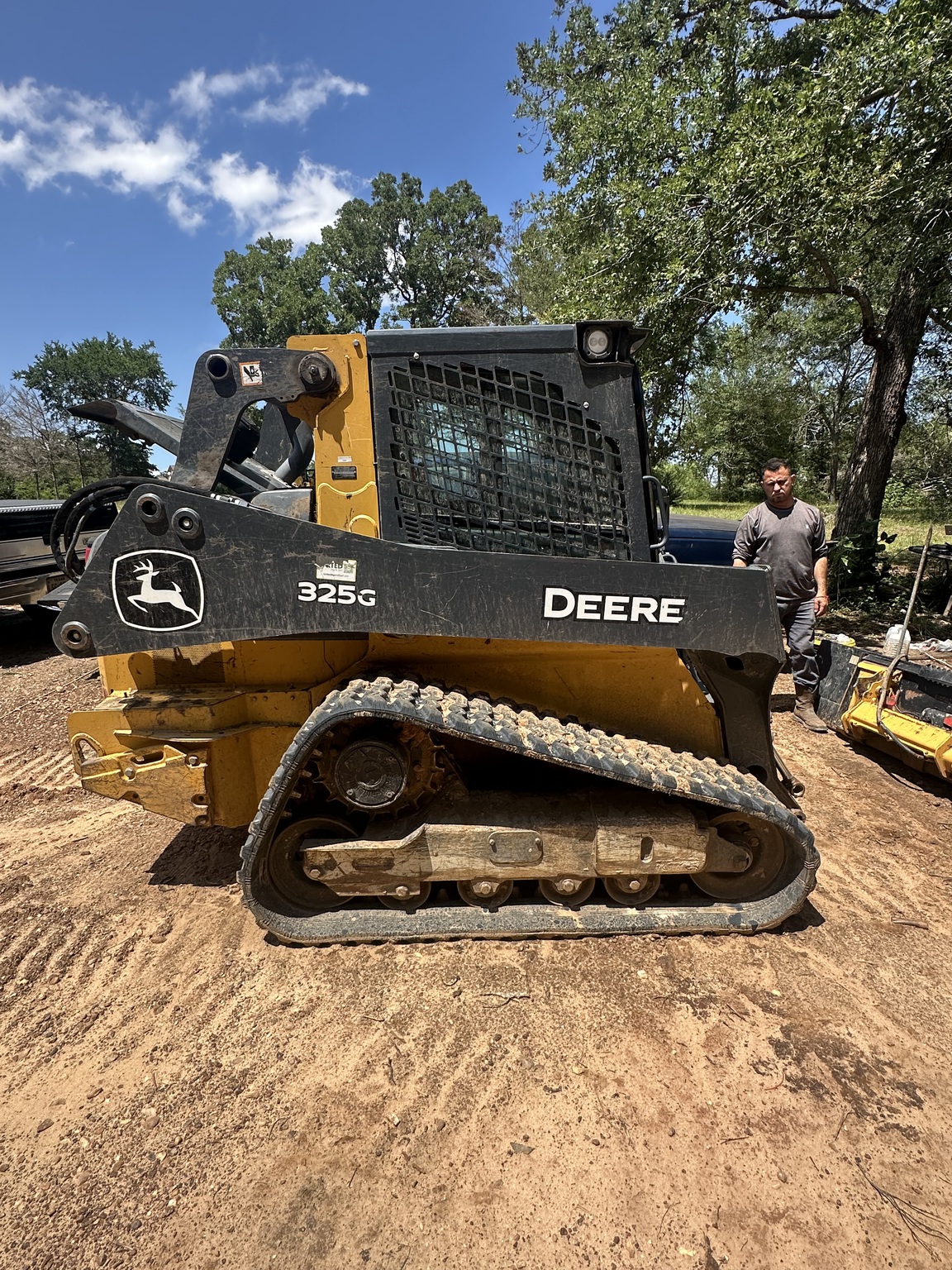2022 John Deere 325G Image 1