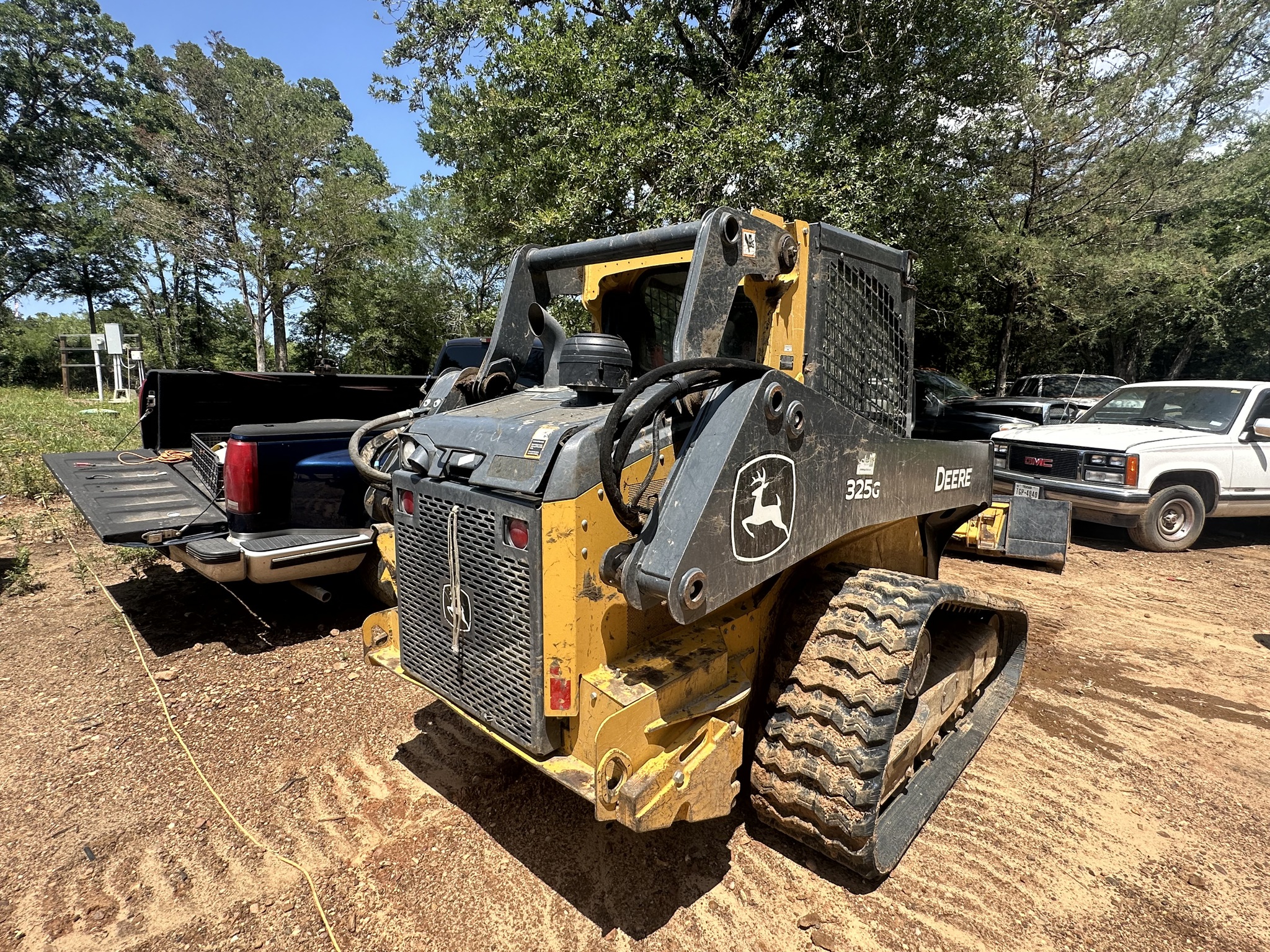 2022 John Deere 325G Image 7