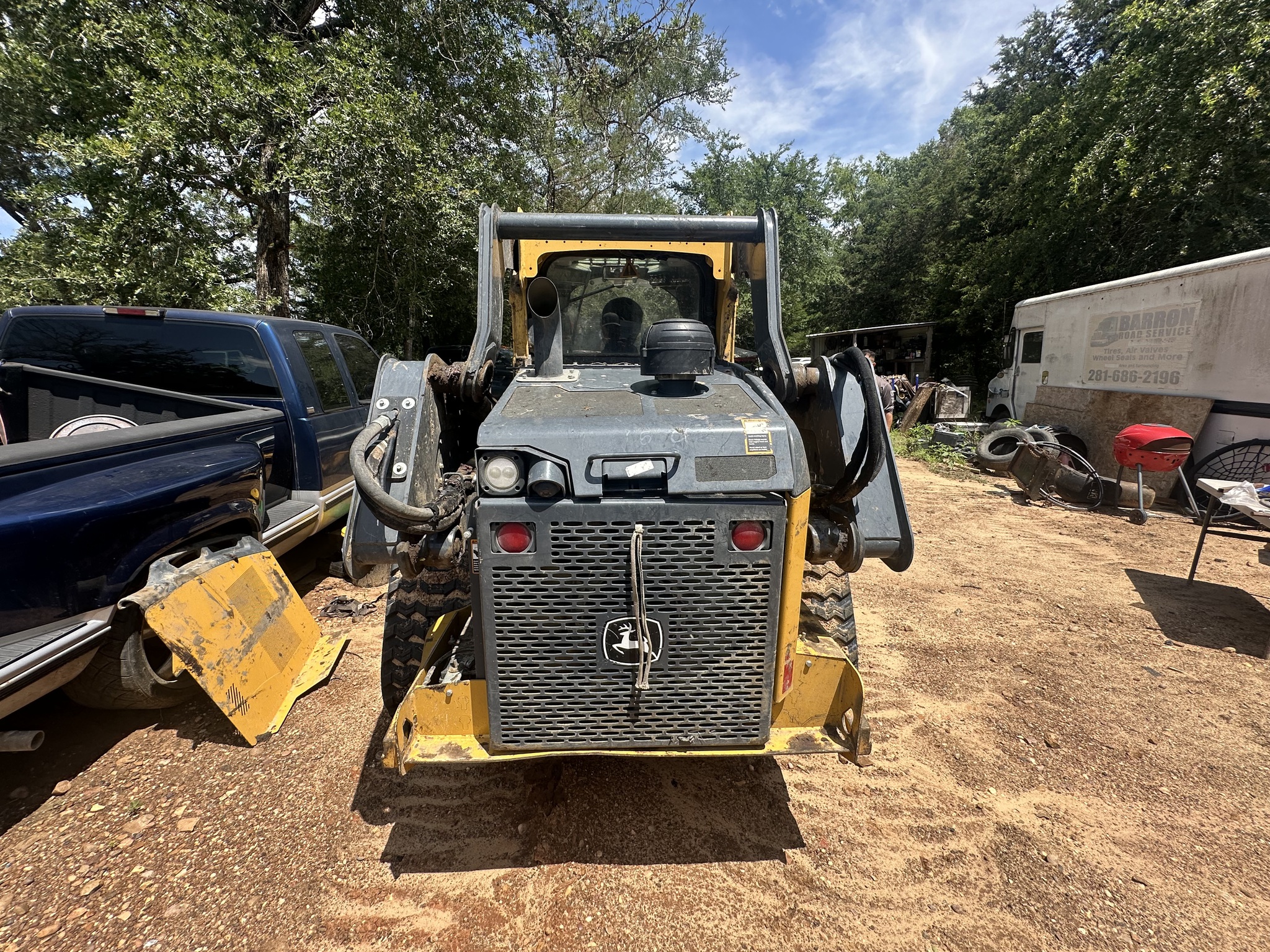 2022 John Deere 325G Image 9