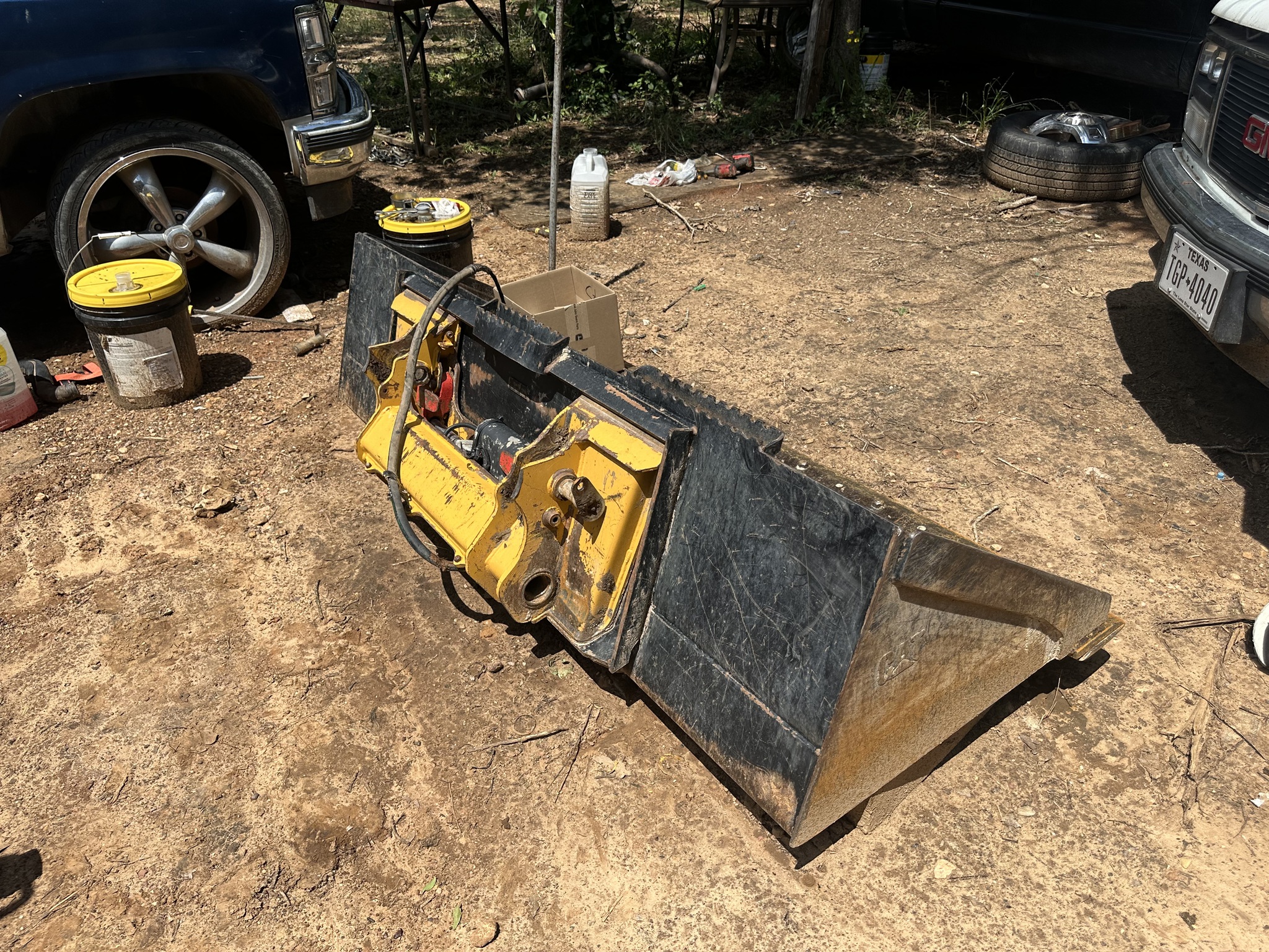 2022 John Deere 325G Image 25