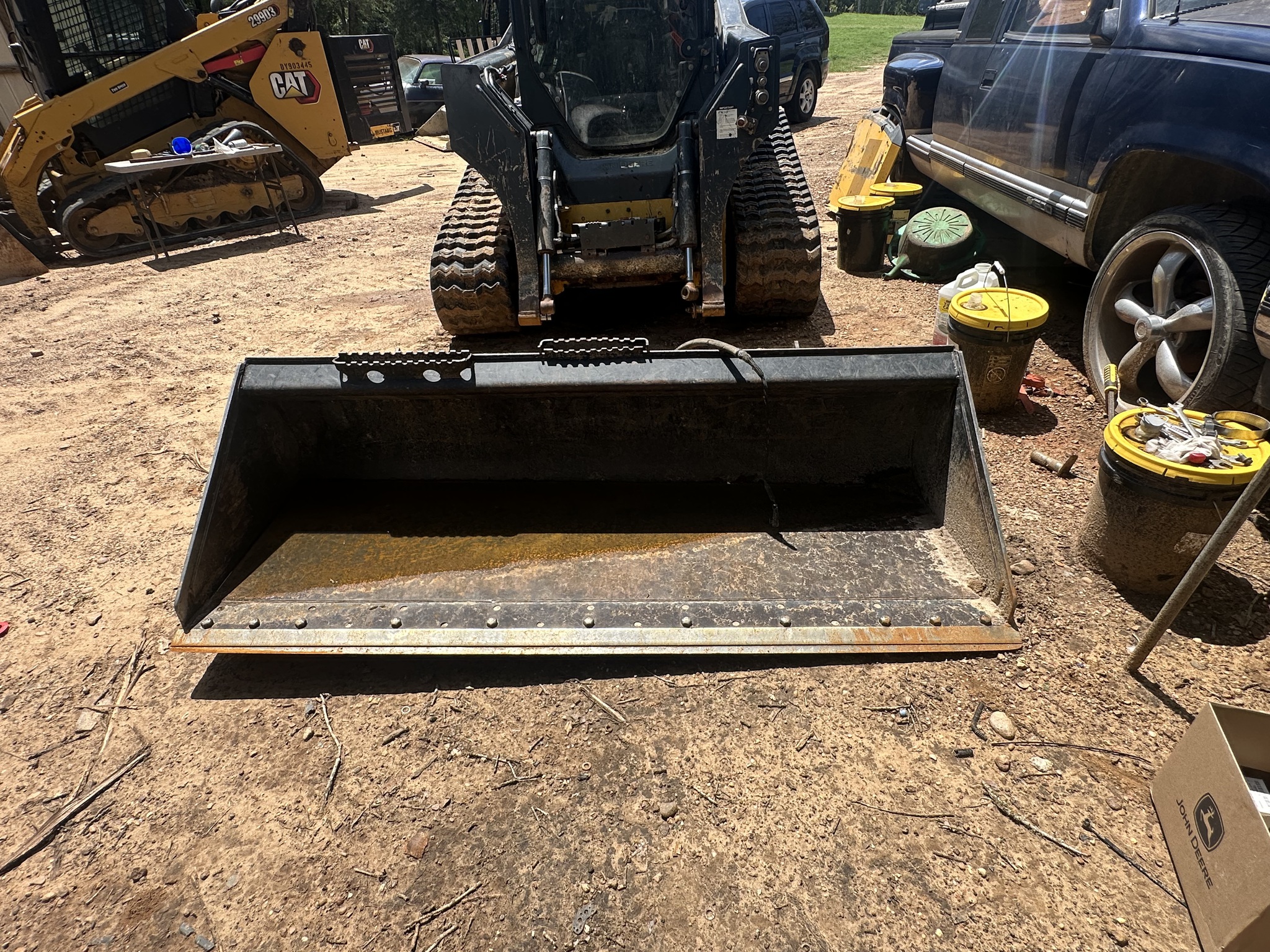 2022 John Deere 325G Image 28