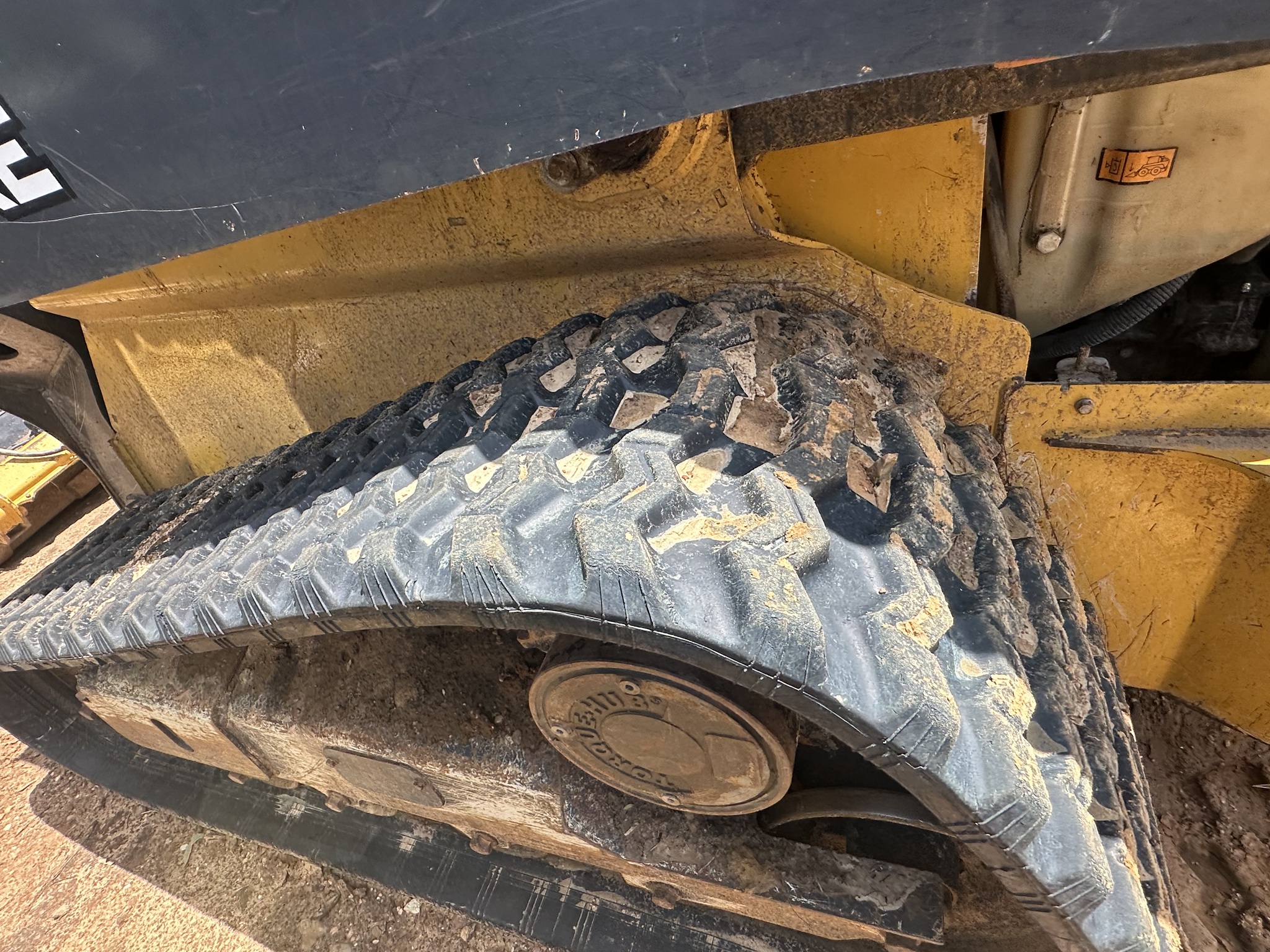 2022 John Deere 325G Image 33