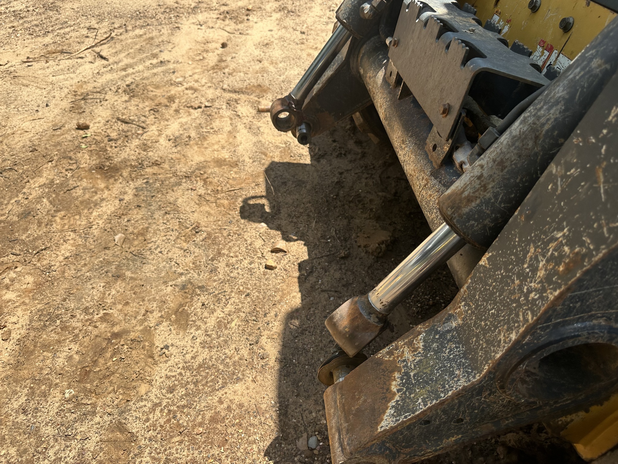 2022 John Deere 325G Image 20