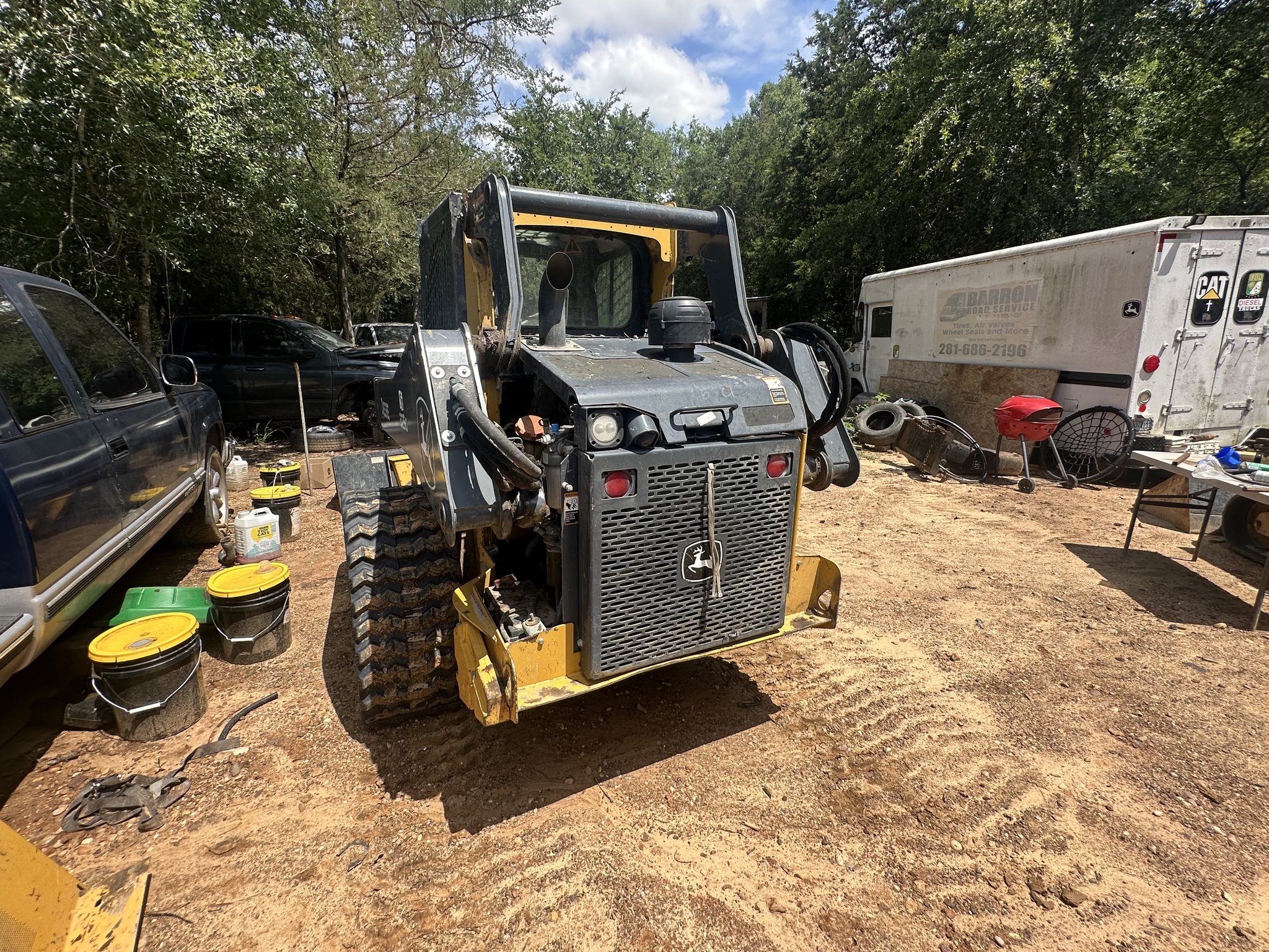 2022 John Deere 325G Image 11