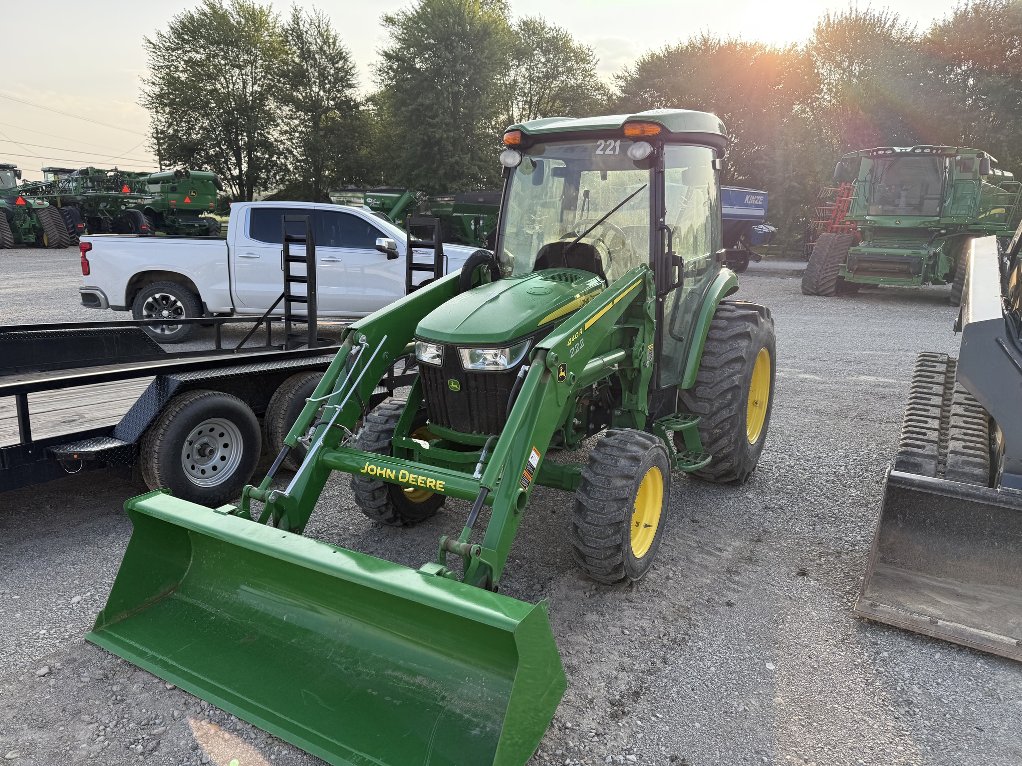 2021 John Deere 4066R Image 7